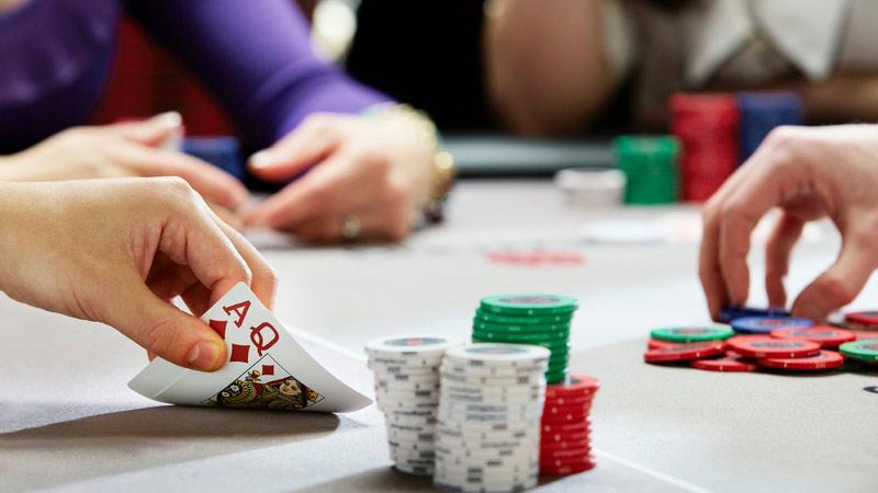 Đánh bay nỗi sợ đáng lo về tilt khi chơi bài Poker online